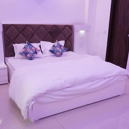 Own Stay New Delhi Exteriör bild
