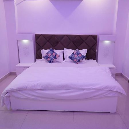 Own Stay New Delhi Exteriör bild