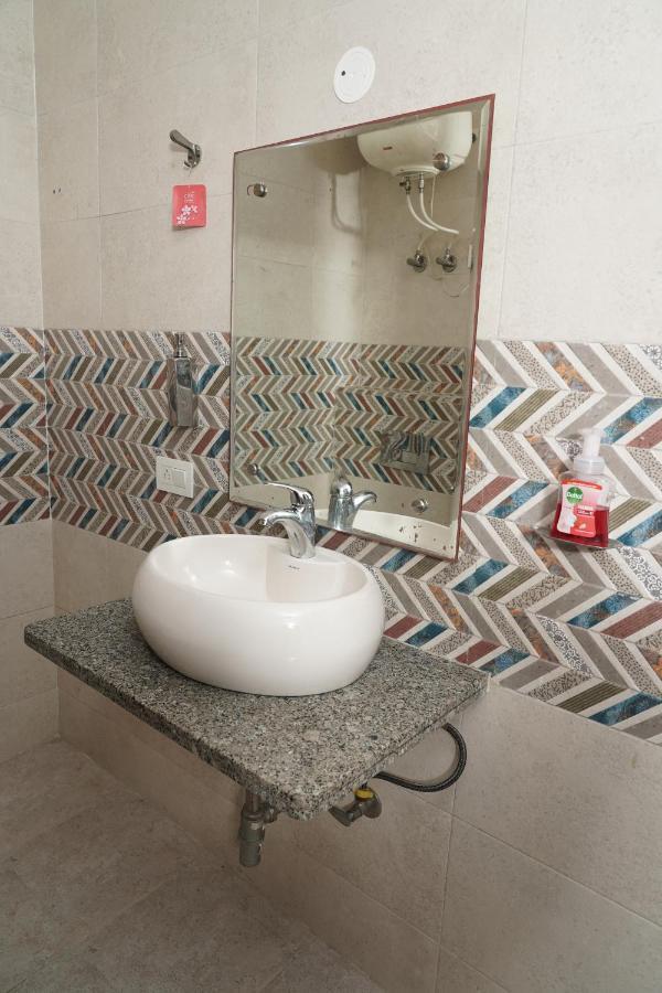 Own Stay New Delhi Exteriör bild